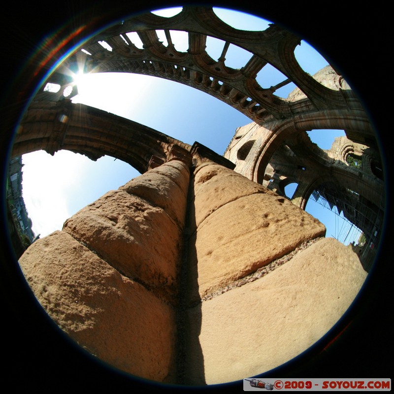 The Scottish Borders - Jedburgh Abbey
Abbey Close, the Scottish Borders, The Scottish Borders TD8 6, UK
Mots-clés: Eglise Ruines Fish eye