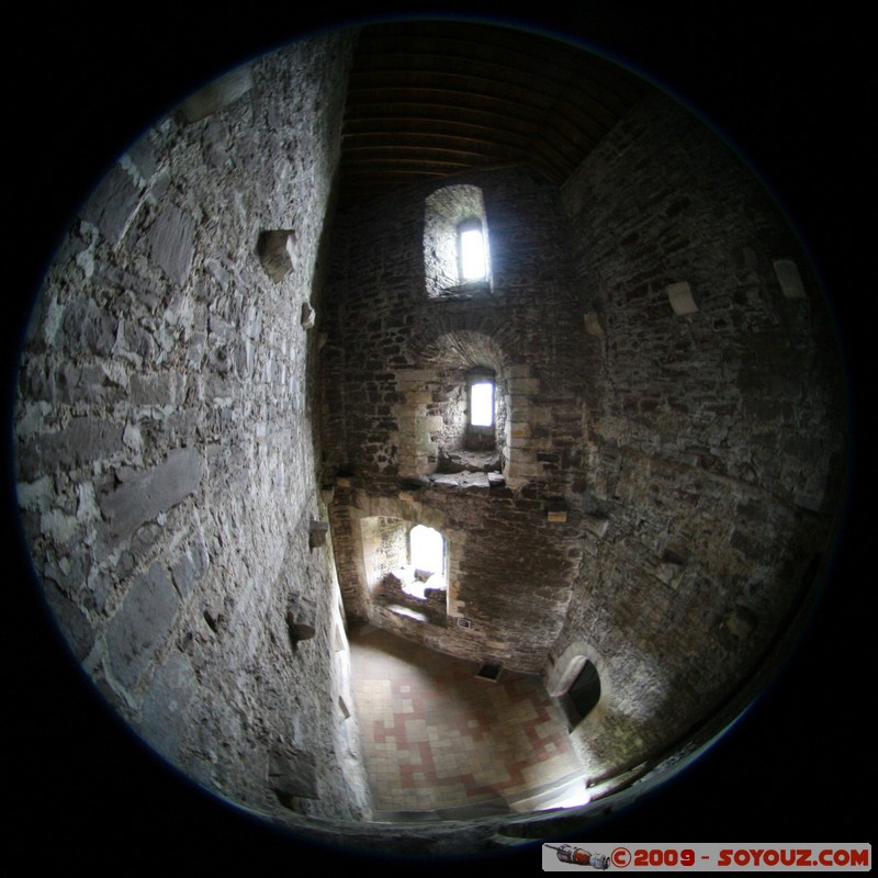 Doune Castle
Doune, Stirling, Scotland, United Kingdom
Mots-clés: chateau Moyen-age Movie location Fish eye