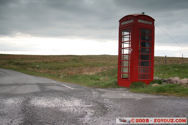 Skye - Lonely Phonebooth
A855, Highland IV51 9, UK
Mots-clés: Phone booth