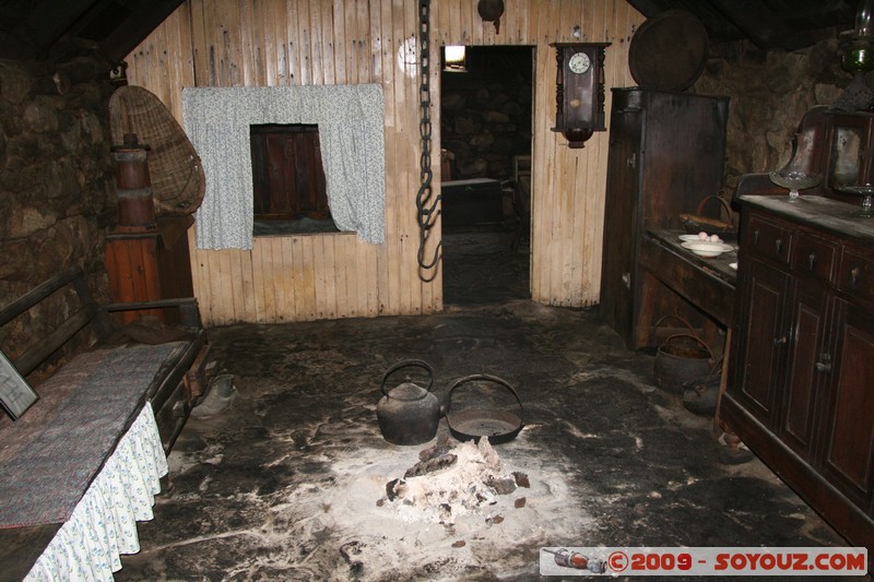 Hebridean Islands - Lewis - Arnol Blackhouse
Arnol, Western Isles, Scotland, United Kingdom
Mots-clés: Blackhouse