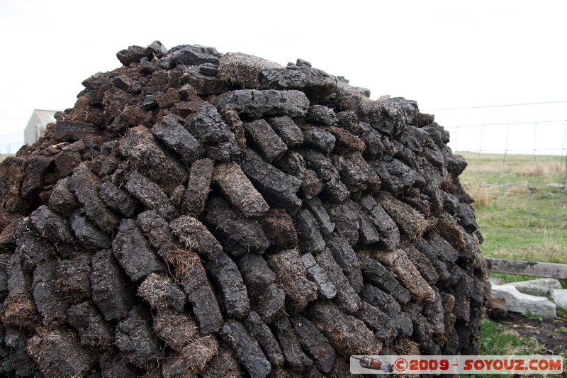 Hebridean Islands - Lewis - Arnol Blackhouse - Dry peat
Arnol, Western Isles, Scotland, United Kingdom
Mots-clés: Blackhouse