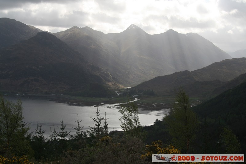 Highland - Loch Duich and the Five Sisters of Kintail
Inverinate, Highland, Scotland, United Kingdom
Mots-clés: Lac paysage Montagne Loch Duich Lumiere