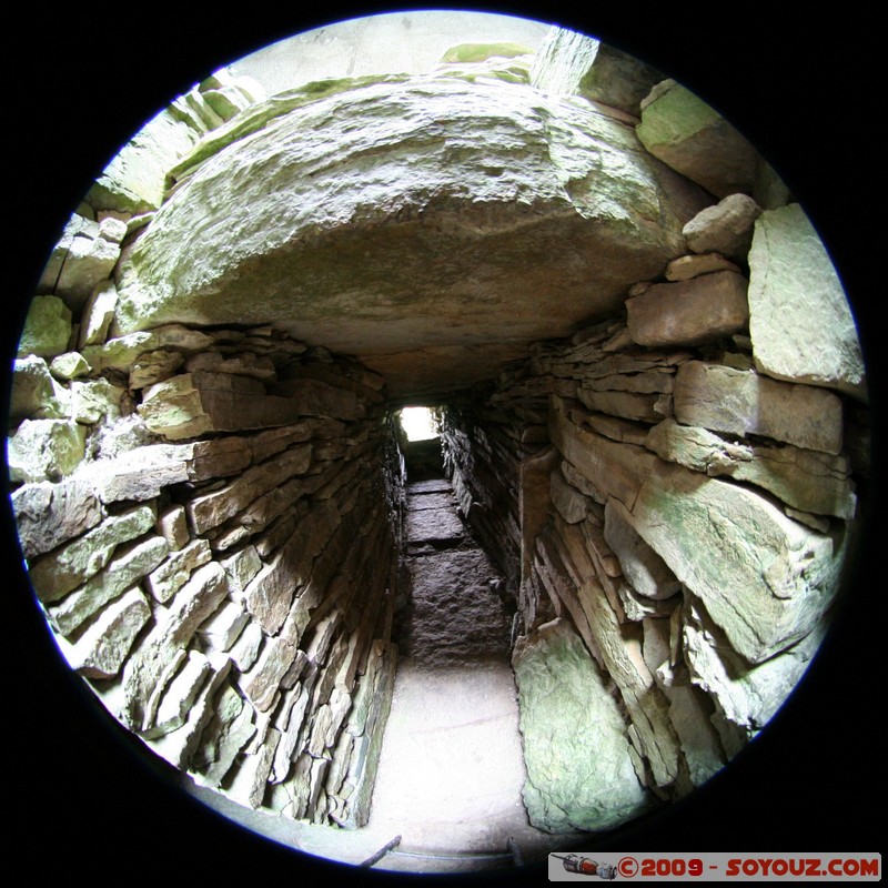 Orkney - Rousay - Taversoe Tuick
Redland, Orkney, Scotland, United Kingdom
Mots-clés: prehistorique cairns Fish eye