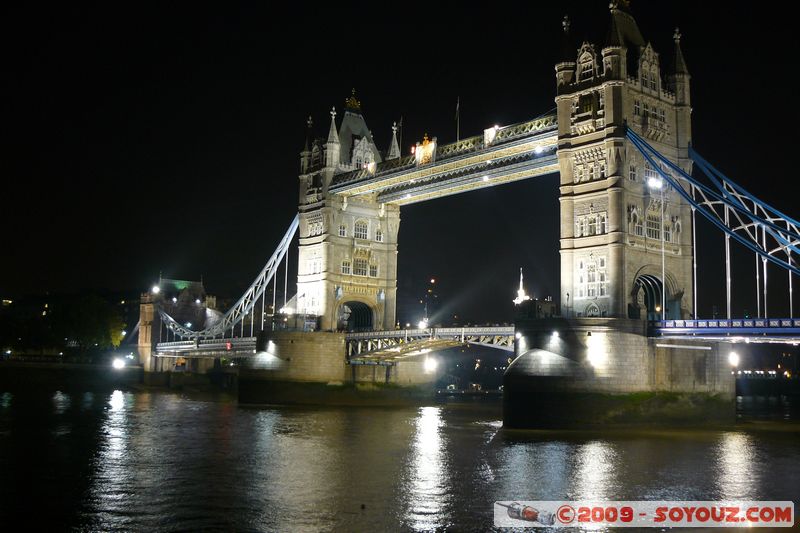 London - Southwark - Tower Bridge by Night
Potters Fields, Camberwell, Greater London SE1 2, UK
Mots-clés: Tower Bridge Pont Nuit