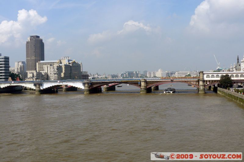 London - The City - Blackfriars Railway Bridge
Trig Ln, City of London, EC4V 3, UK
Mots-clés: Pont Riviere thames