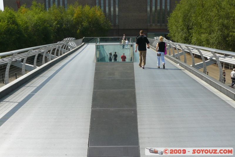 London - The City - Millennium Bridge
Bankside Jetty, Camberwell, Greater London SE1 9, UK
Mots-clés: Millennium Bridge