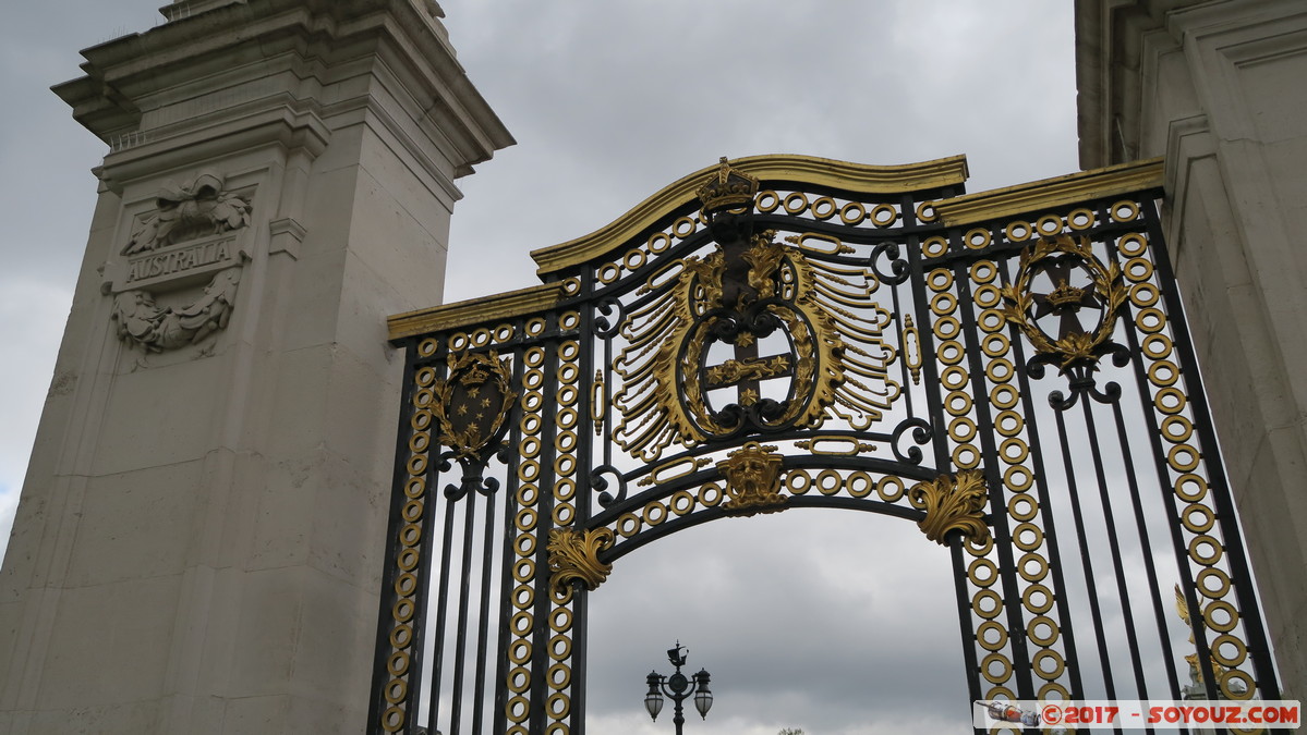 London - Buckingham Palace - Australia Gate
Mots-clés: England GBR geo:lat=51.50106967 geo:lon=-0.14002267 geotagged Royaume-Uni St. James's Ward Victoria London Londres Buckingham Palace Australia Gate