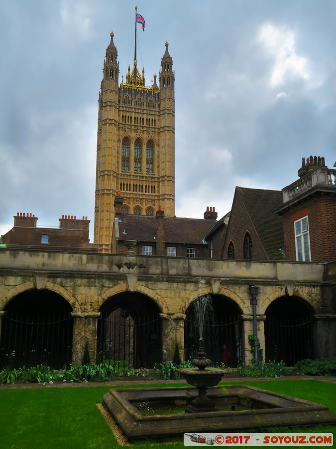 London - Westminster Abbey - College Gardens & Victoria Tower
Mots-clés: City of Westminster England GBR geo:lat=51.49863548 geo:lon=-0.12687119 geotagged Royaume-Uni St. James's Ward London Londres Eglise Monastere Westminster Abbey Victoria Tower Hdr Palace of Westminster patrimoine unesco