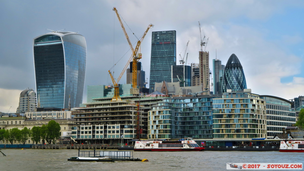 London - The Walkie Talkie & the Gherkin
Mots-clés: England GBR geo:lat=51.50526405 geo:lon=-0.07928619 geotagged Riverside Ward Royaume-Uni Southwark London Londres Riviere thames thamise The Walkie Talkie the Gherkin Hdr skyscraper