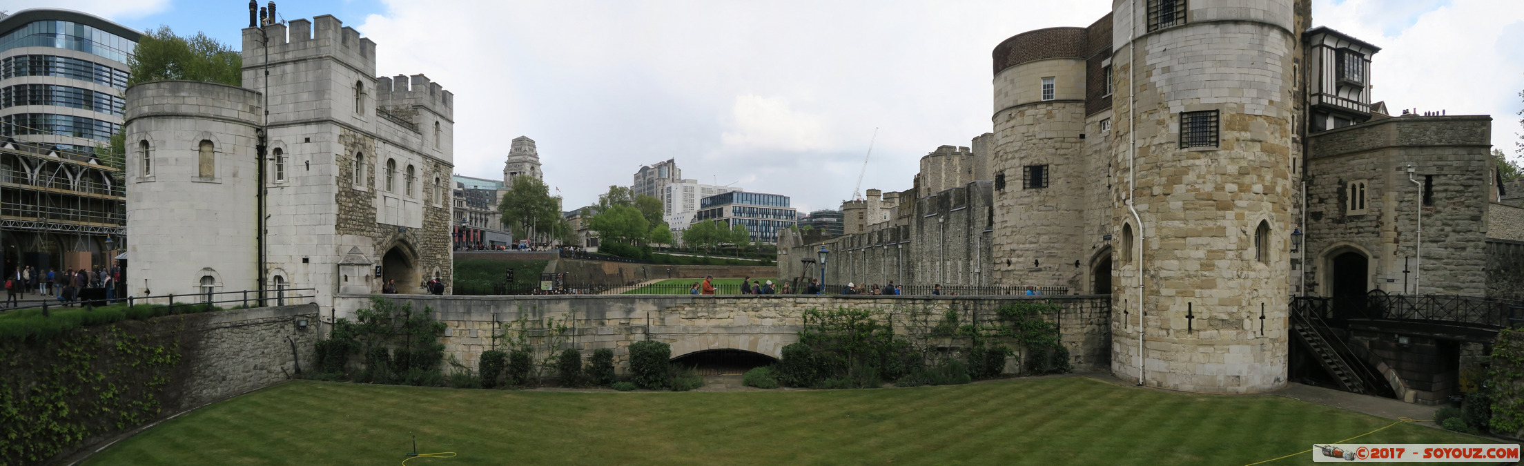 The Tower of London - Byward Tower - panorama
Mots-clés: England GBR geo:lat=51.50761115 geo:lon=-0.07836563 geotagged Royaume-Uni Southwark Tower Hamlets London Boro London Londres Tower of London chateau Tower Hamlets panorama patrimoine unesco