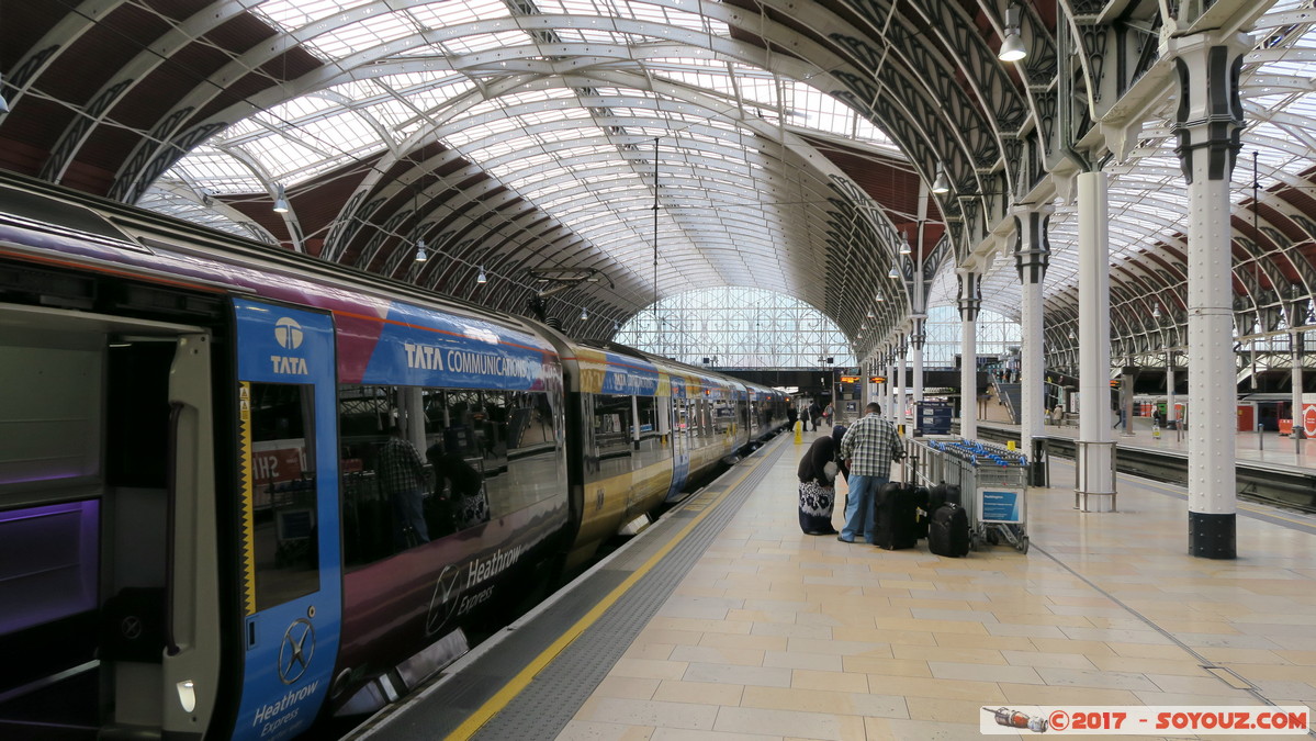 London - Paddington Railway Station
Mots-clés: England GBR geo:lat=51.51627414 geo:lon=-0.17658591 geotagged Paddington Royaume-Uni London Londres Paddington Railway Station Gare Trains