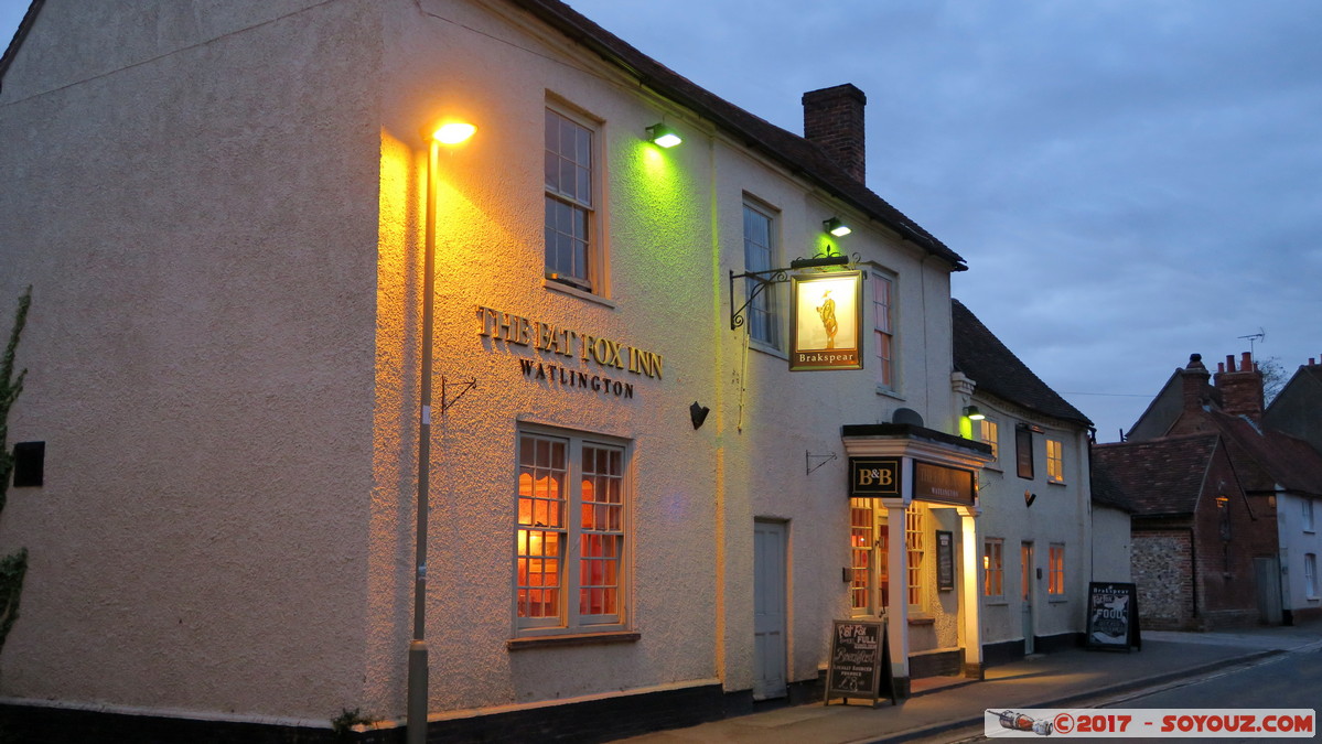 Watlington - The Fat Fox Inn
Mots-clés: England GBR geo:lat=51.64543635 geo:lon=-1.00365445 geotagged Royaume-Uni Watlington Oxfordshire Midsomer Nuit The Fat Fox Inn