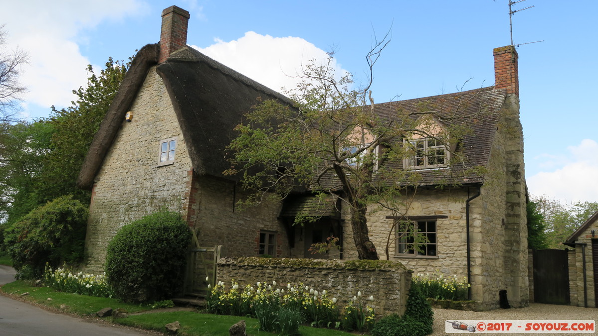 Little Haseley Cottage
Mots-clés: England GBR geo:lat=51.70133767 geo:lon=-1.07261567 geotagged Great Haseley Little Haseley Royaume-Uni Oxfordshire Midsomer English cottage