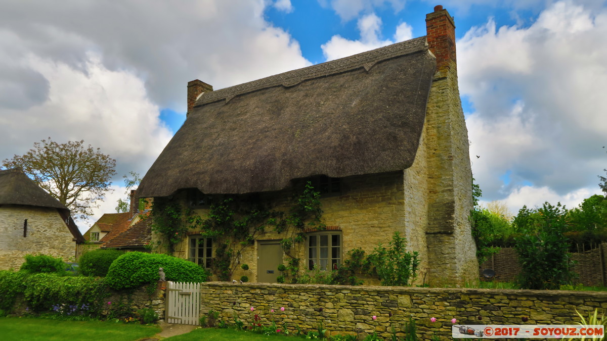 Little Haseley Cottage
Mots-clés: England GBR geo:lat=51.70100607 geo:lon=-1.07316774 geotagged Great Haseley Little Haseley Royaume-Uni Oxfordshire Midsomer English cottage Hdr