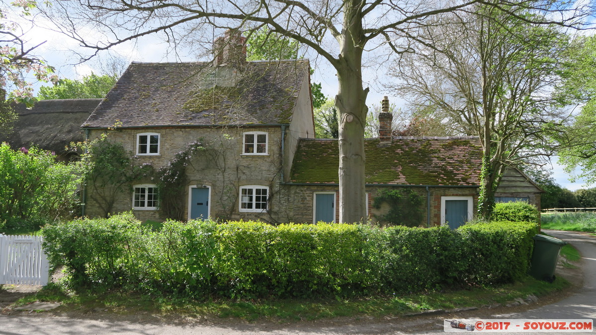 Little Haseley Cottage
Mots-clés: England GBR geo:lat=51.70109861 geo:lon=-1.07280056 geotagged Great Haseley Little Haseley Royaume-Uni Oxfordshire Midsomer English cottage