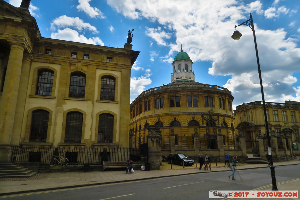 Oxford - The Clarendon Building and Sheldonian Theatre
Mots-clés: Carfax Ward England GBR geo:lat=51.75456767 geo:lon=-1.25459500 geotagged Oxford Royaume-Uni Hdr The Clarendon Building universit Sheldonian Theatre