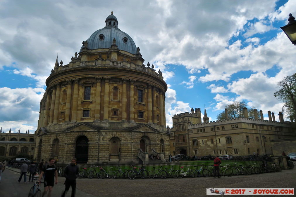 Oxford - Radcliffe Camera
Mots-clés: England GBR geo:lat=51.75386298 geo:lon=-1.25377988 geotagged Holywell Ward Oxford Royaume-Uni Radcliffe Camera universit Hdr