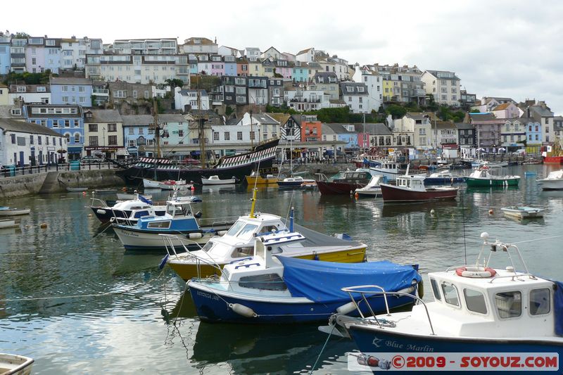 Brixham Harbour
New Quay Ln, Torquay, Torbay TQ5 8, UK
Mots-clés: bateau Port