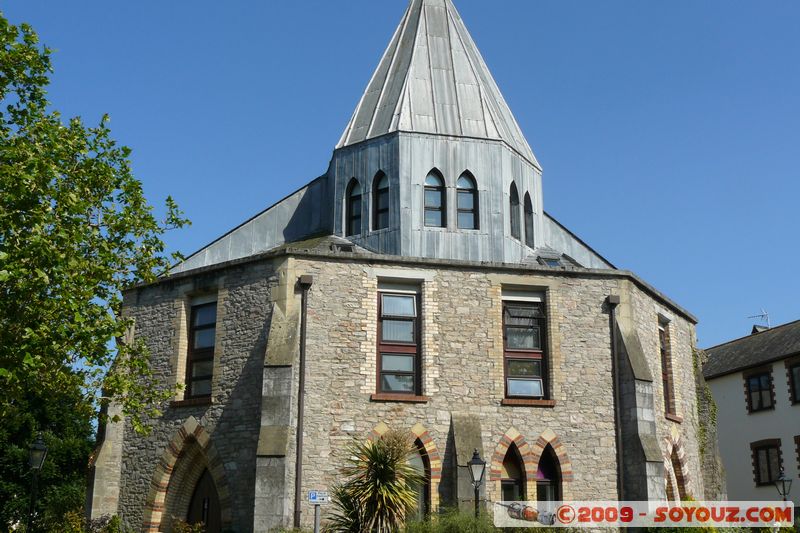 Totnes - Apartments in a converted church
Mots-clés: Eglise