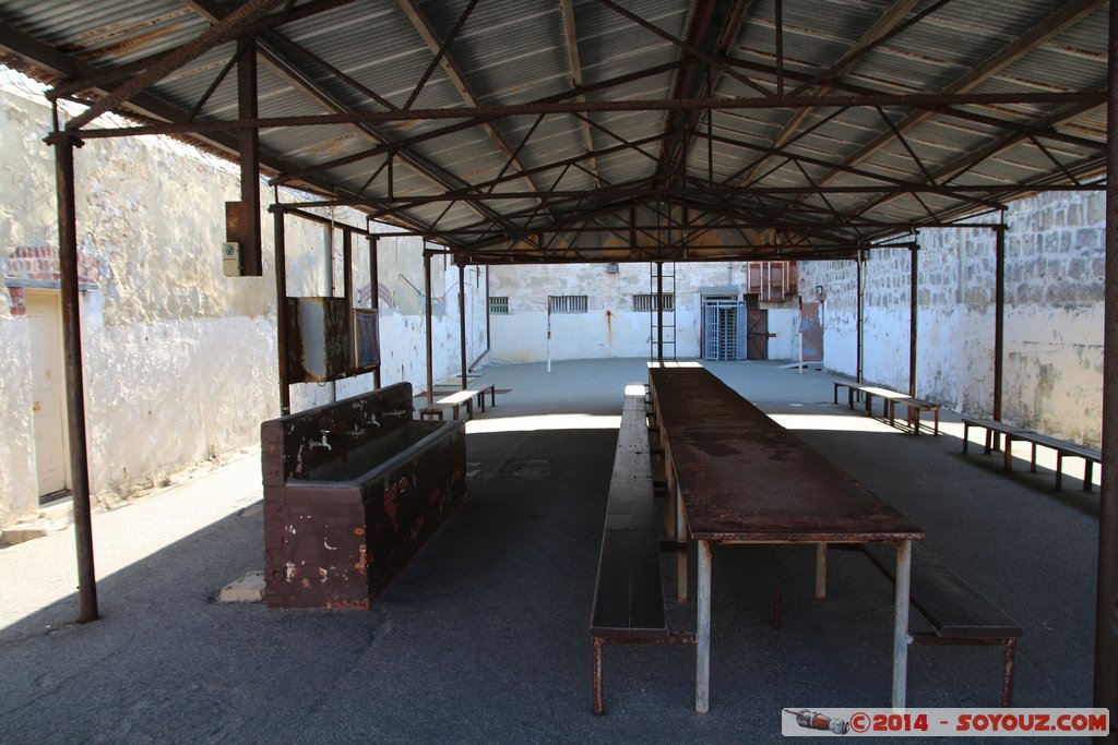 Fremantle Prison - Main Cell Block - Yard
Mots-clés: AUS Australie Fremantle Fremantle City geo:lat=-32.05563500 geo:lon=115.75397650 geotagged Western Australia Fremantle Prison Prison patrimoine unesco