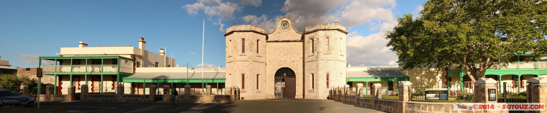 Fremantle Prison - Gatehouse - panorama
Stitched Panorama
Mots-clés: AUS Australie Fremantle Fremantle City geo:lat=-32.05516640 geo:lon=115.75192160 geotagged Western Australia Fremantle Prison Prison patrimoine unesco panorama