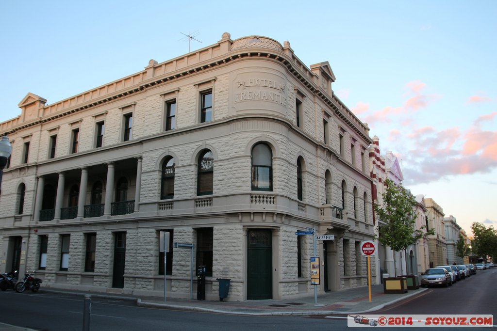 Fremantle - High Street - Hotel Fremantle
Mots-clés: AUS Australie Fremantle geo:lat=-32.05583588 geo:lon=115.74221134 geotagged South Fremantle Western Australia High Street