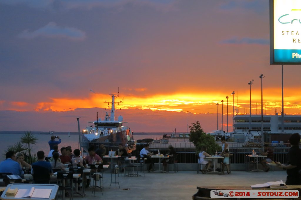 Darwin Waterfront Precinct - Stokes Hill Wharf - Sunset
Mots-clés: AUS Australie Darwin geo:lat=-12.47100229 geo:lon=130.84836214 geotagged Northern Territory Darwin Waterfront Precinct sunset Lumiere bateau