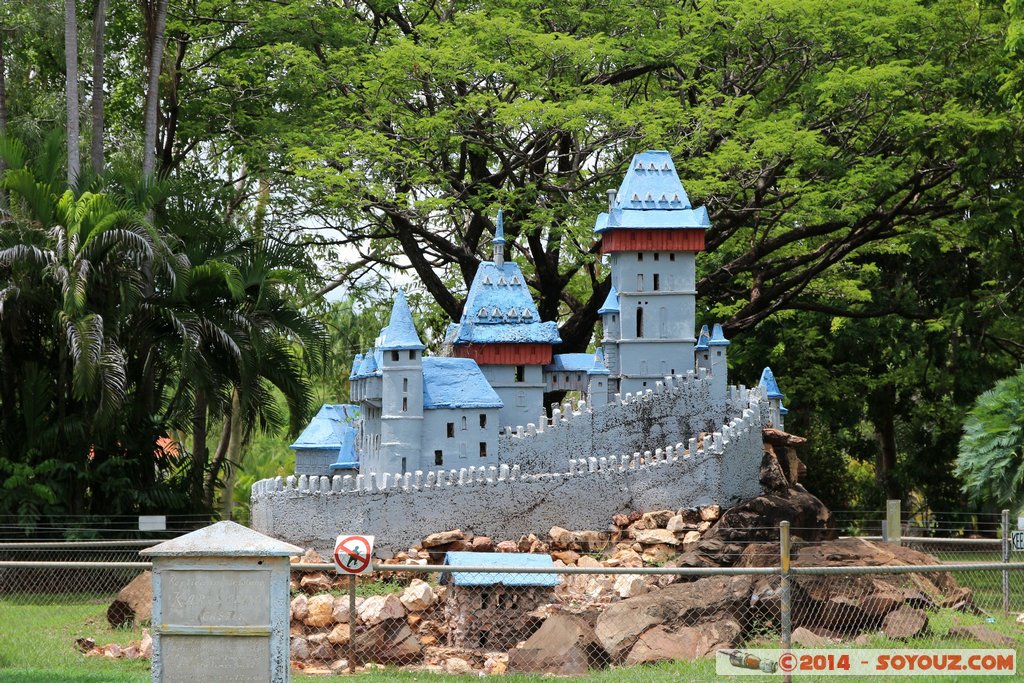 Litchfield National Park - Batchelor - minature replica of Karlstein Castle
Mots-clés: AUS Australie geo:lat=-13.04545000 geo:lon=131.02594000 geotagged Northern Territory Litchfield National Park Batchelor