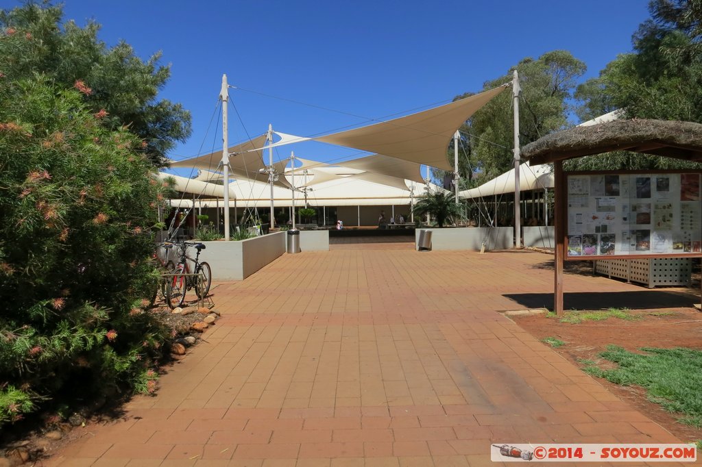 Yulara - Town Square
Mots-clés: AUS Australie geo:lat=-25.24127761 geo:lon=130.98407060 geotagged Northern Territory Yulara