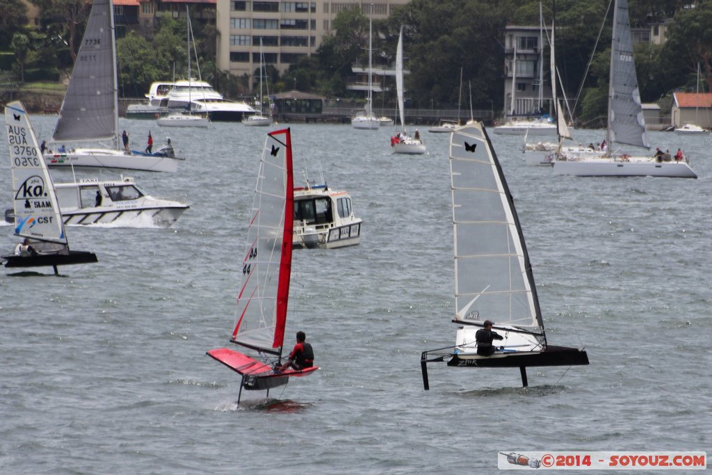 Sydney - Mrs Macquarie Point - Boat race
Mots-clés: AUS Australie Bondi Junction Garden Island geo:lat=-33.85935836 geo:lon=151.22181991 geotagged New South Wales Sydney Parc Mrs Macquarie Point bateau