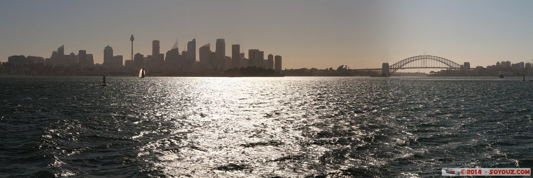 Sydney - Port Jackson - CBD Skyline and Harbour Bridge backlight - Panorama
Stitched Panorama
Mots-clés: AUS Australie geo:lat=-33.85487400 geo:lon=151.25197800 geotagged New South Wales Point Piper Sydney Port Jackson CBD sunset Harbour Bridge Pont panorama