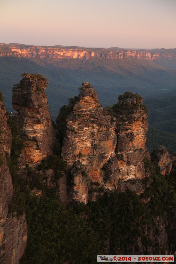 Katoomba - Echo Point - The Three Sisters
Mots-clés: AUS Australie geo:lat=-33.73257200 geo:lon=150.31195200 geotagged Katoomba New South Wales Blue Mountains patrimoine unesco Echo Point The Three Sisters