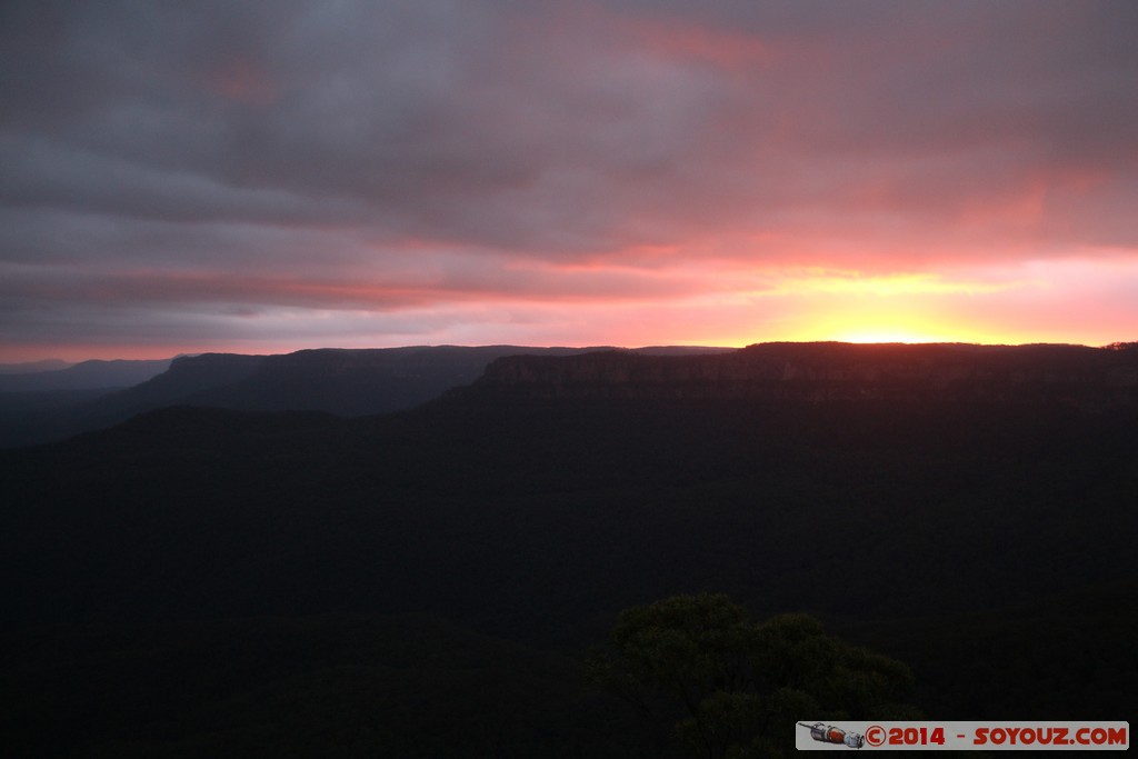 Katoomba - Echo Point - Sunset
Mots-clés: AUS Australie geo:lat=-33.73216417 geo:lon=150.31214008 geotagged Katoomba New South Wales Blue Mountains patrimoine unesco Echo Point sunset Lumiere