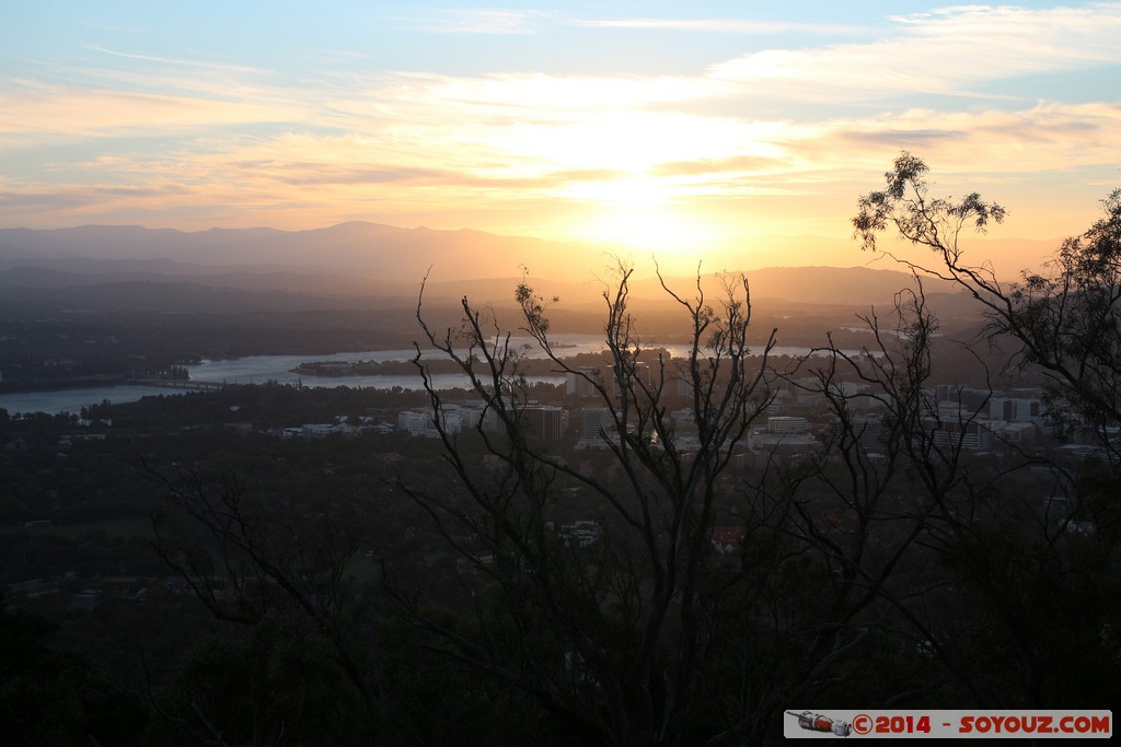 Canberra - Mount Ainslie - Sunset
Mots-clés: Ainslie AUS Australian Capital Territory Australie geo:lat=-35.27029217 geo:lon=149.15771566 geotagged Mount Ainslie sunset